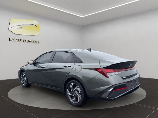 Used 2025 Amazon Gray Hyundai SEL Sport image 5