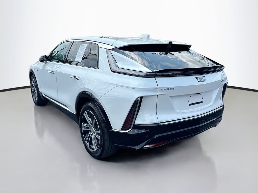 Used 2024 Crystal White Tricoat Cadillac Luxury image 5