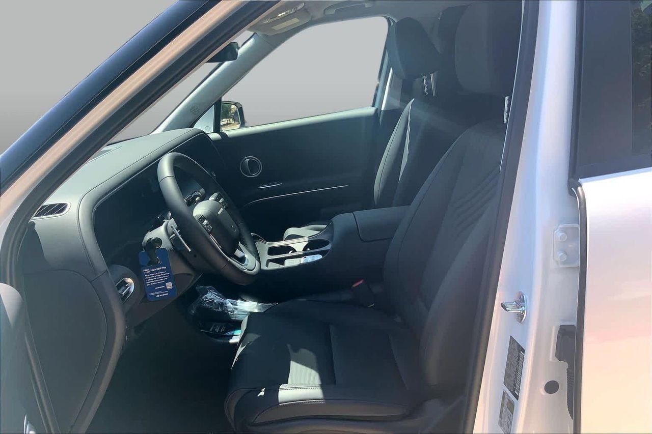 New 2026 Creamy White Pearl Hyundai SEL 8P image 7