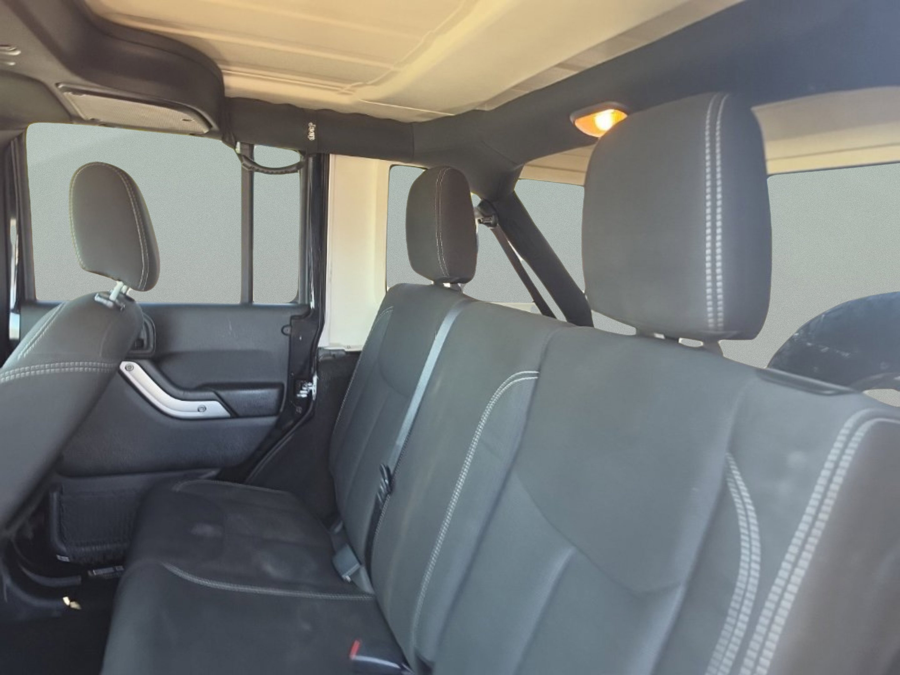 Used 2018 Black Clearcoat Jeep Unlimited Sahara image 19