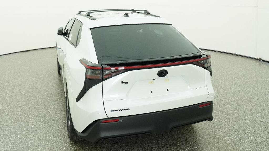 New 2026 WINDCHILL PEARL Toyota XLE image 72