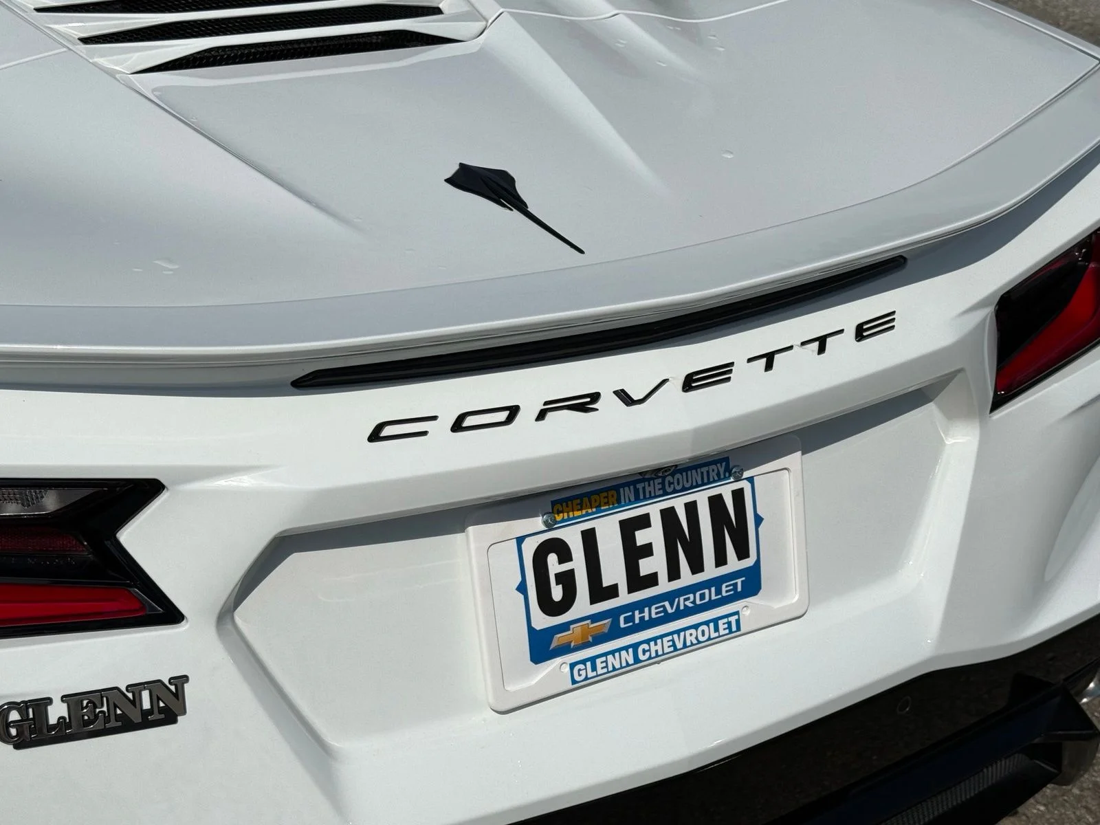 Used 2023 White Chevrolet Stingray image 25