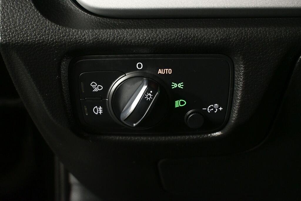 Used 2018 Brilliant Black Audi Premium image 9