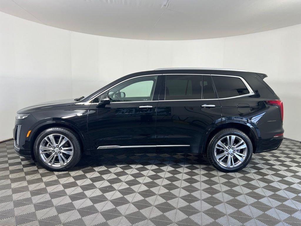 Used 2023 Black Metallic Cadillac Premium Luxury image 33