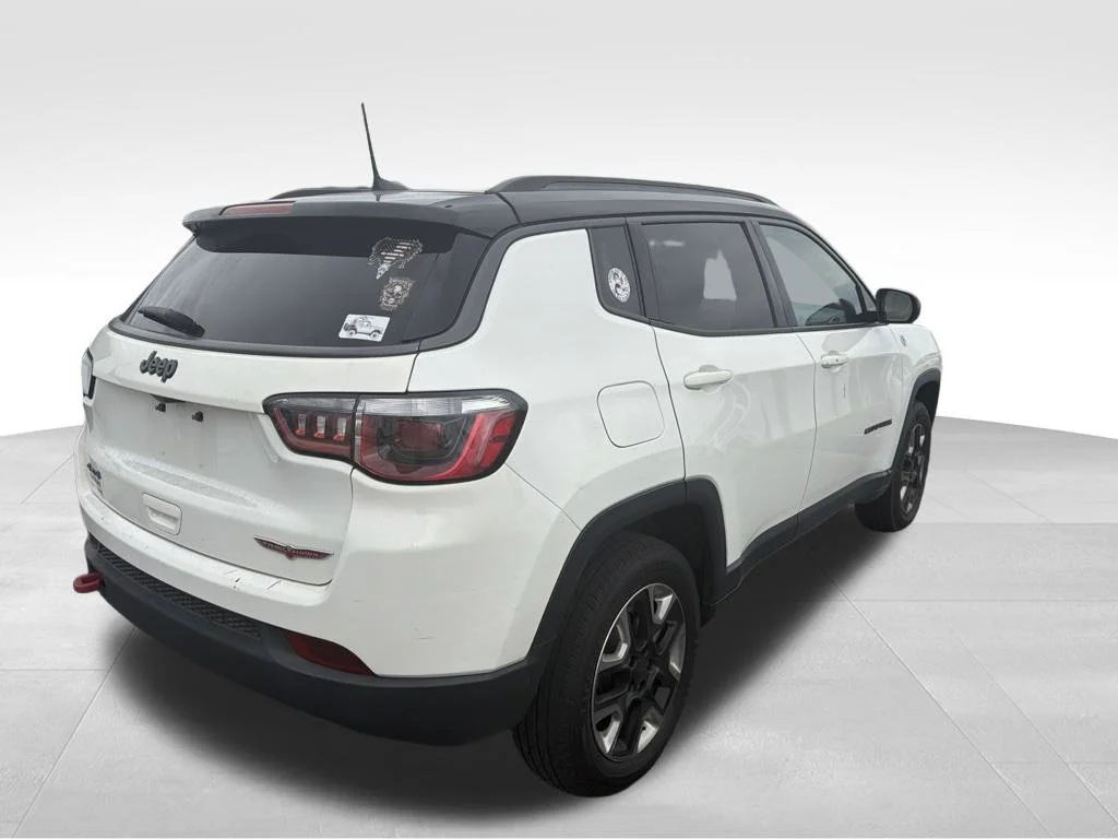 Used 2018 White Jeep Trailhawk image 30
