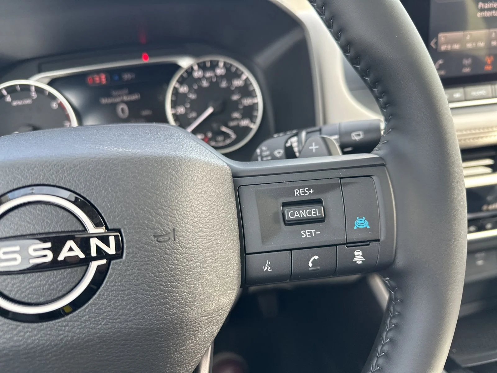 New 2026 Everest White Pearl TriCoat Nissan Dark Armor™ image 44