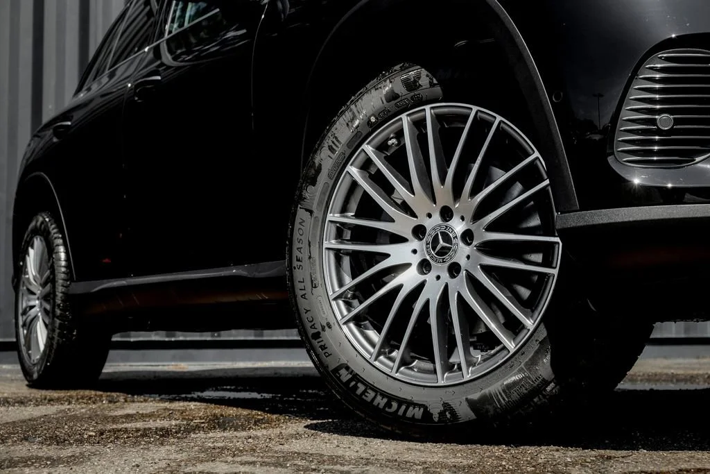 New 2026 Black Mercedes-Benz GLC 300 image 40