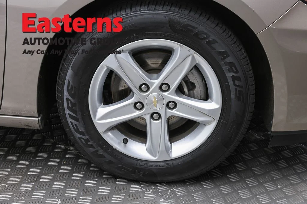 Used 2024 Gray Chevrolet LS image 30