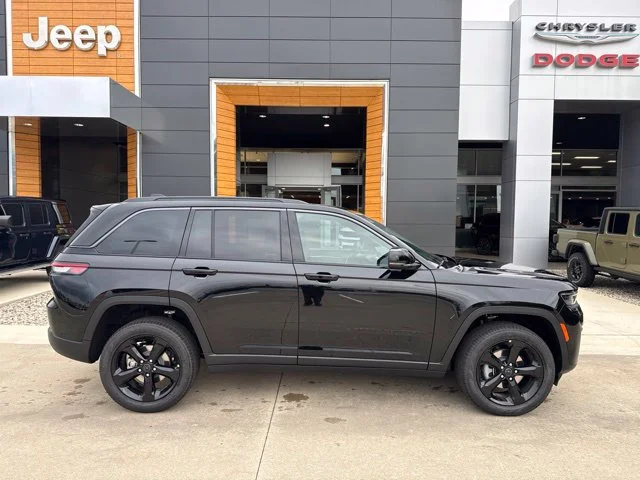 New 2027 Black Jeep Limited image 2