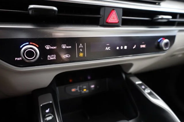 Used 2025 Gray Kia S image 31