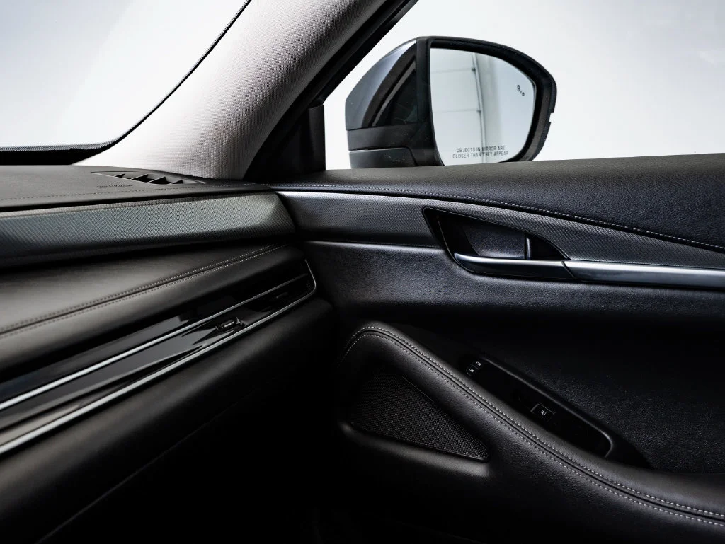 Used 2025 Warm Titanium INFINITI LUXE image 41