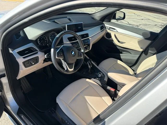 Used 2021 Silver BMW xDrive28i image 4