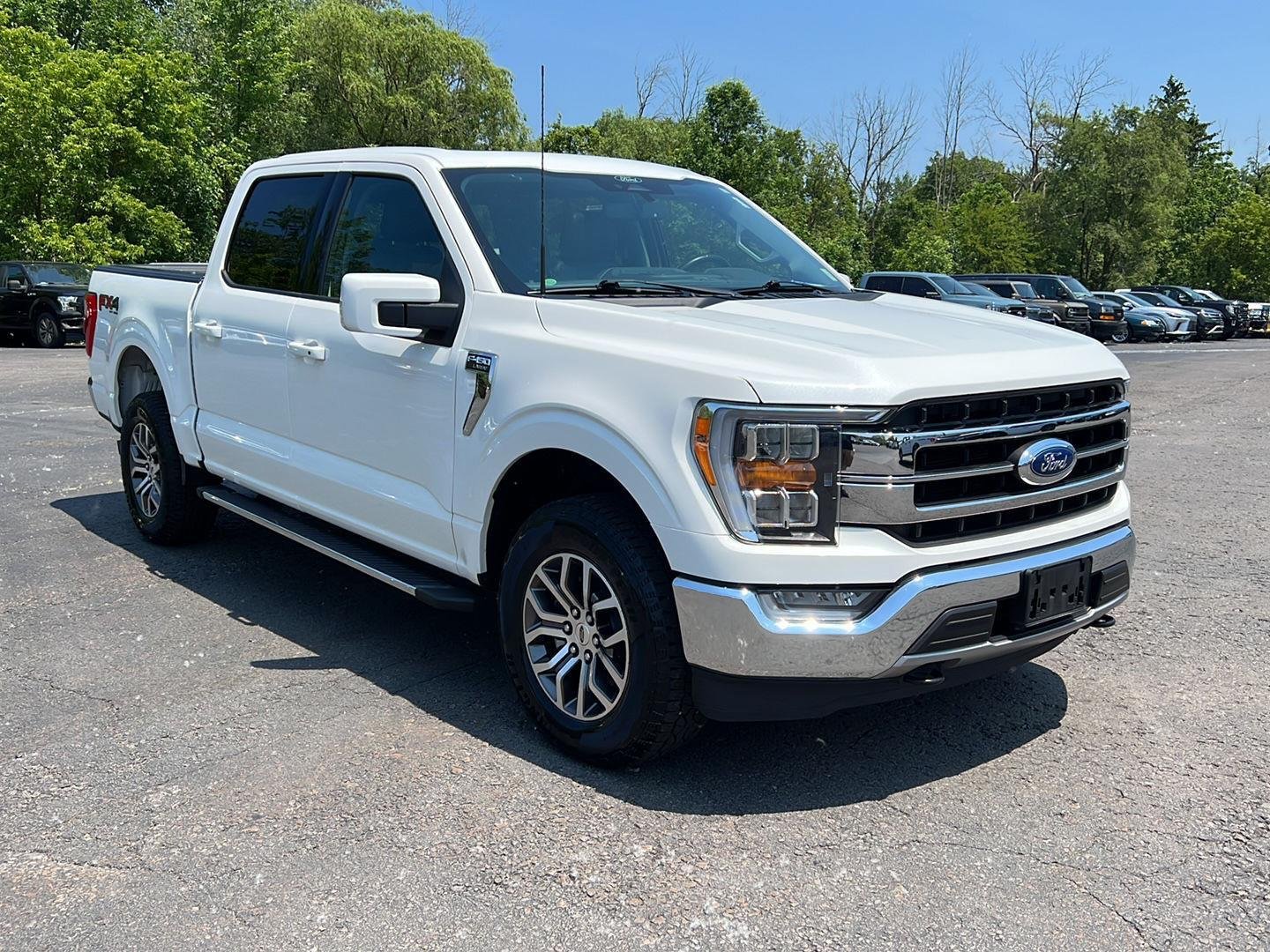 Used 2022 Star White Metallic Tri-Coat Ford LARIAT image 25