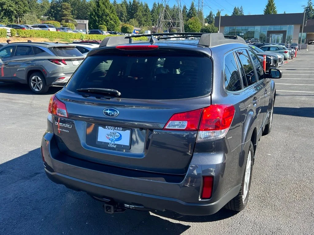 Used 2011 Graphite Gray Metallic Subaru 2.5i Premium image 7