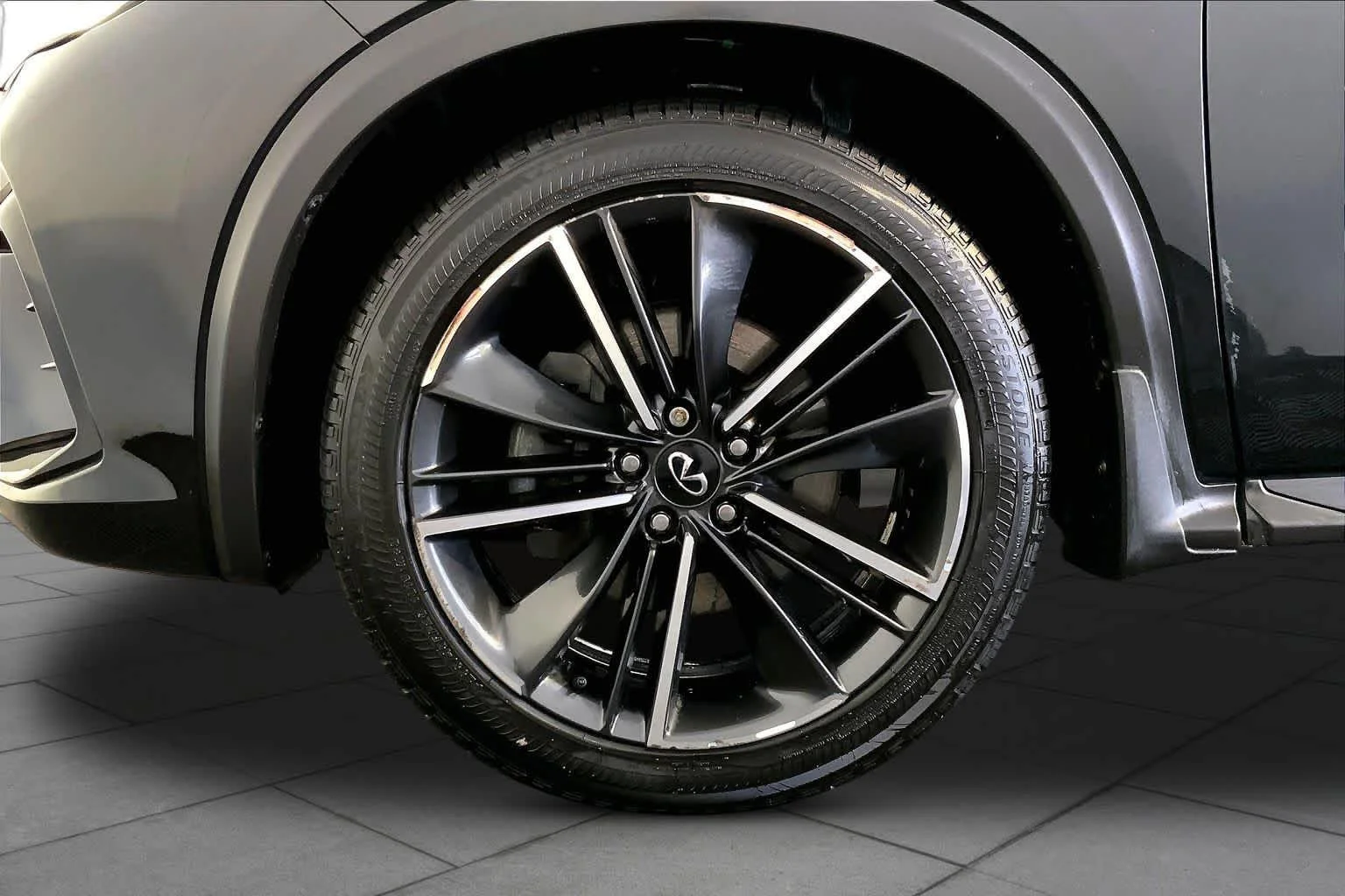 Used 2022 Mineral Black INFINITI LUXE image 11