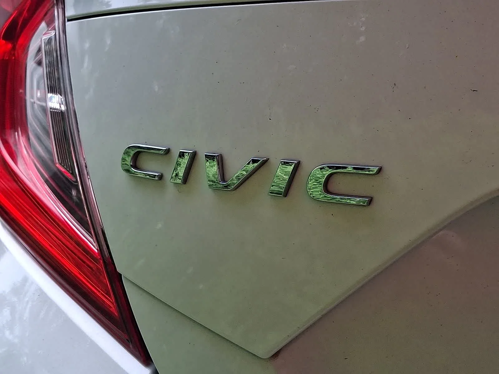 Used 2017  Honda  image 6