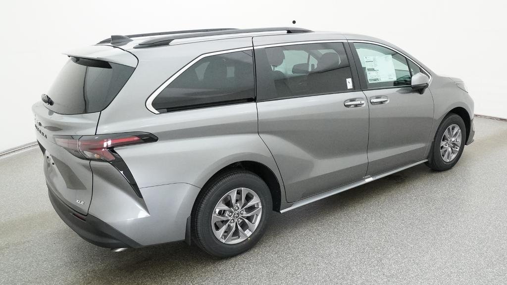 New 2026 Heavy Metal Toyota XLE image 18