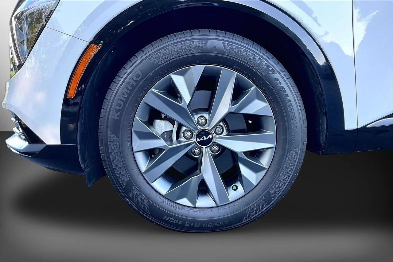 Certified Used 2023 White Kia SX image 33