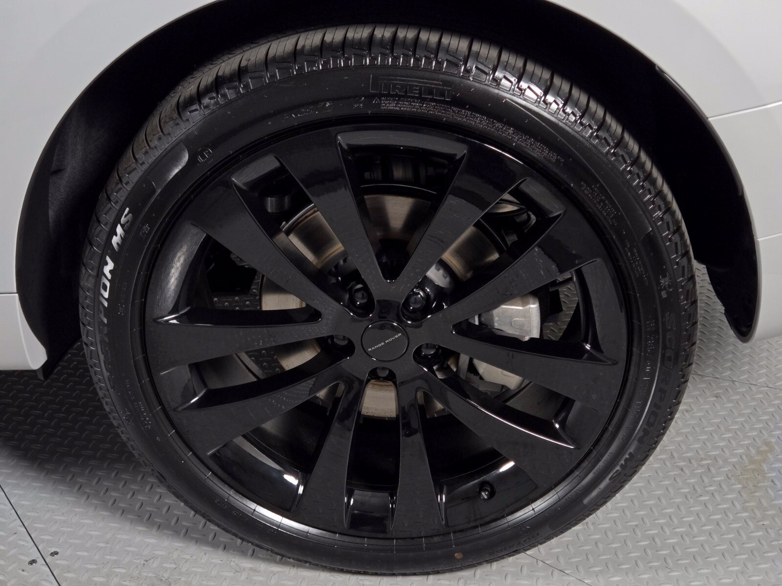 New 2027 Borasco Grey Land Rover Dynamic SE image 10