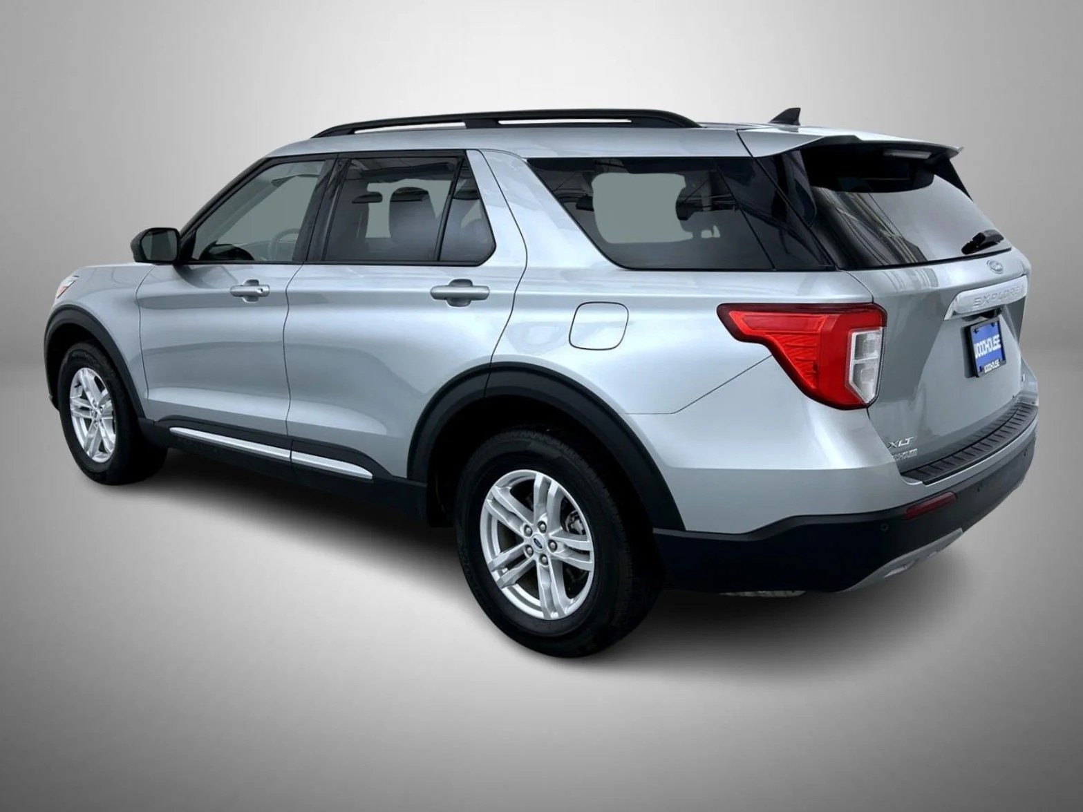 Used 2023 Silver Ford XLT image 7