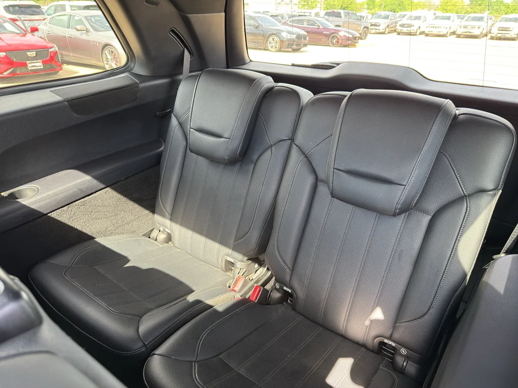 Used 2018 Obsidian Black Metallic Mercedes-Benz 450 4MATIC® image 19