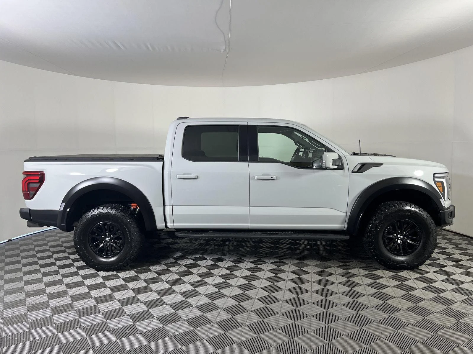 Used 2024 Gy Ford Raptor image 25