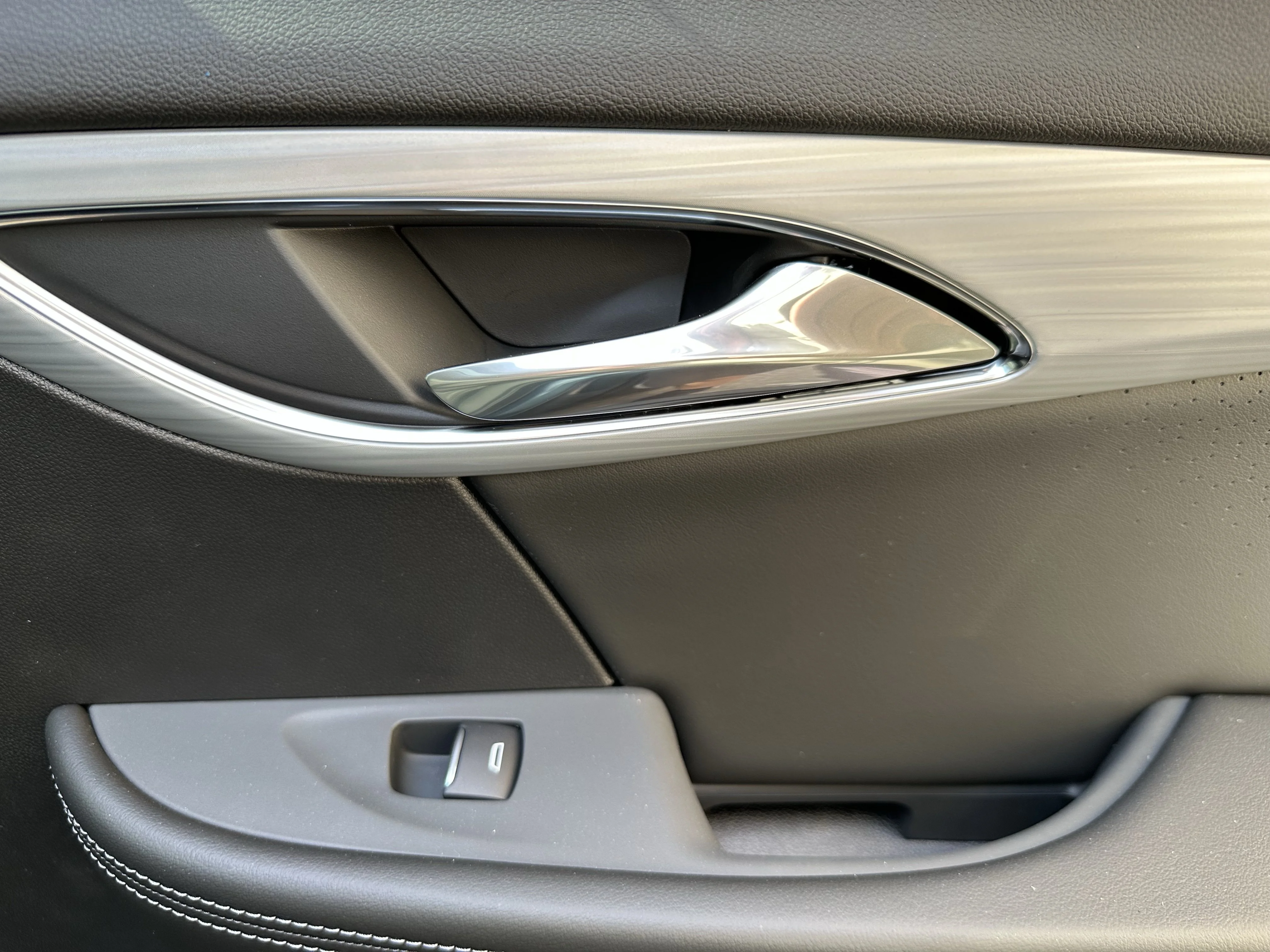 New 2026 Quartz Blue Metallic Buick Avenir image 21
