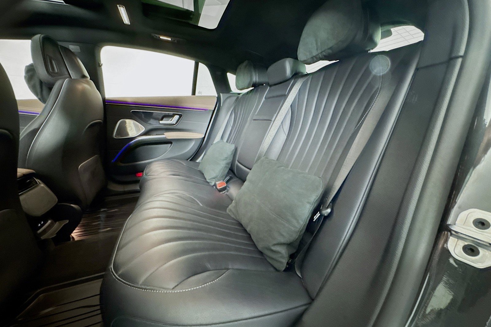 Used 2022 Graphite Grey Metallic Mercedes-Benz 450+ image 8