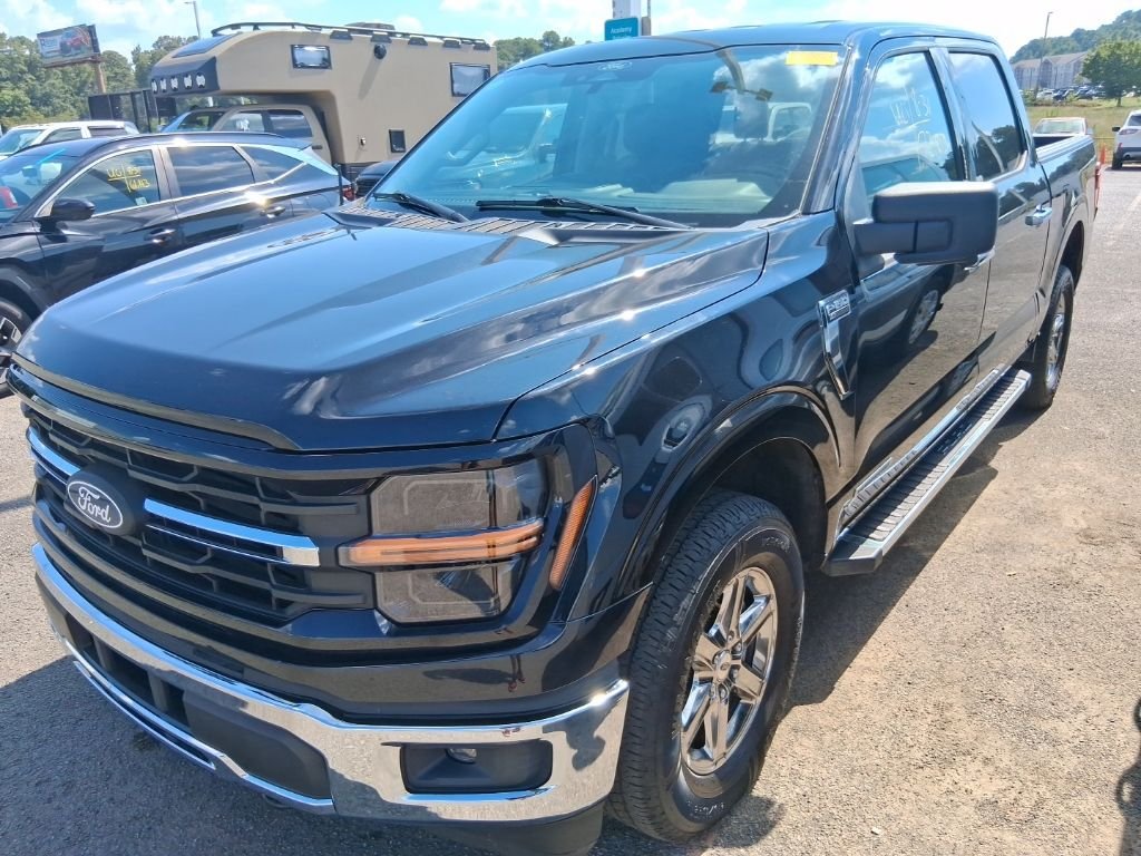 Used 2024 Black Ford XLT image 2