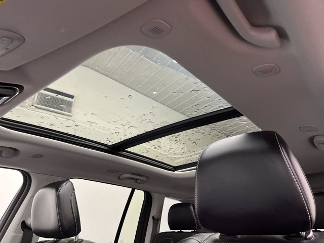 Used 2023 Diamond Black Crystal Pearlcoat Jeep 4X4 image 7