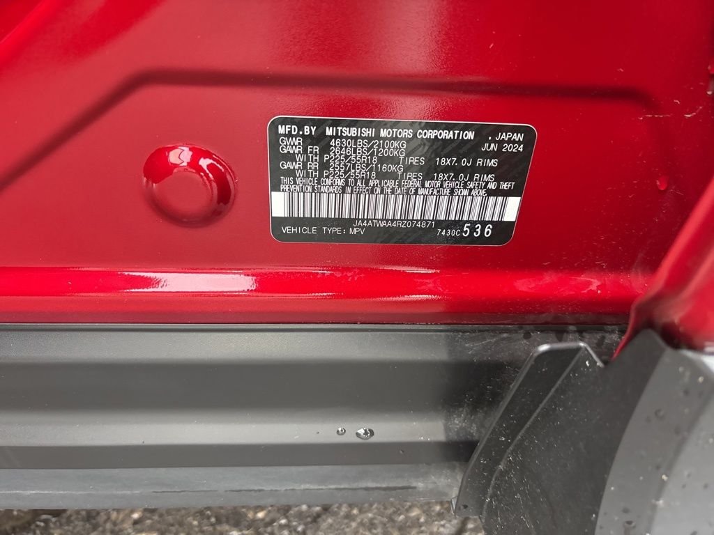 Used 2024 Red Mitsubishi SE image 9