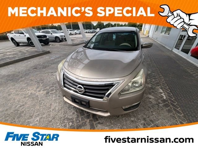 Used 2014 Beige Nissan 2.5 S image 21