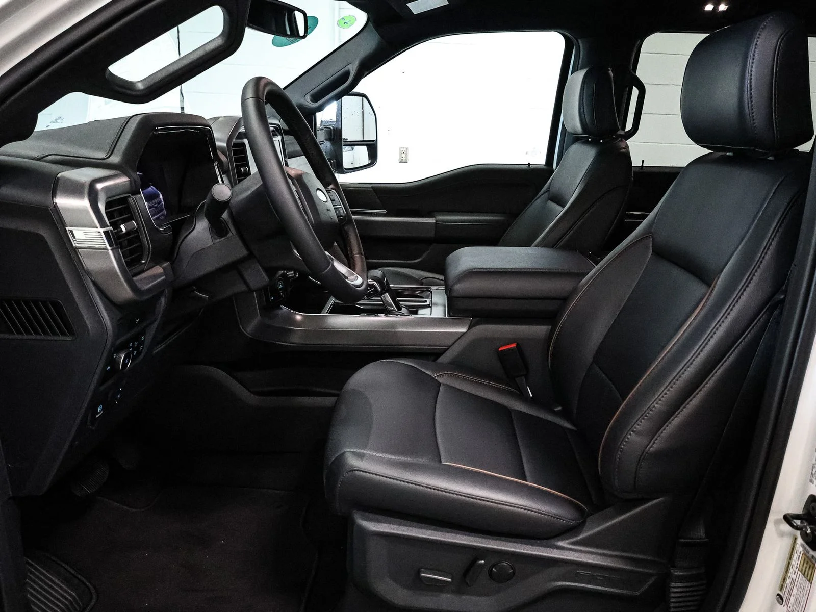 New 2026 Star White Metallic Tri-Coat Ford Lariat® image 22