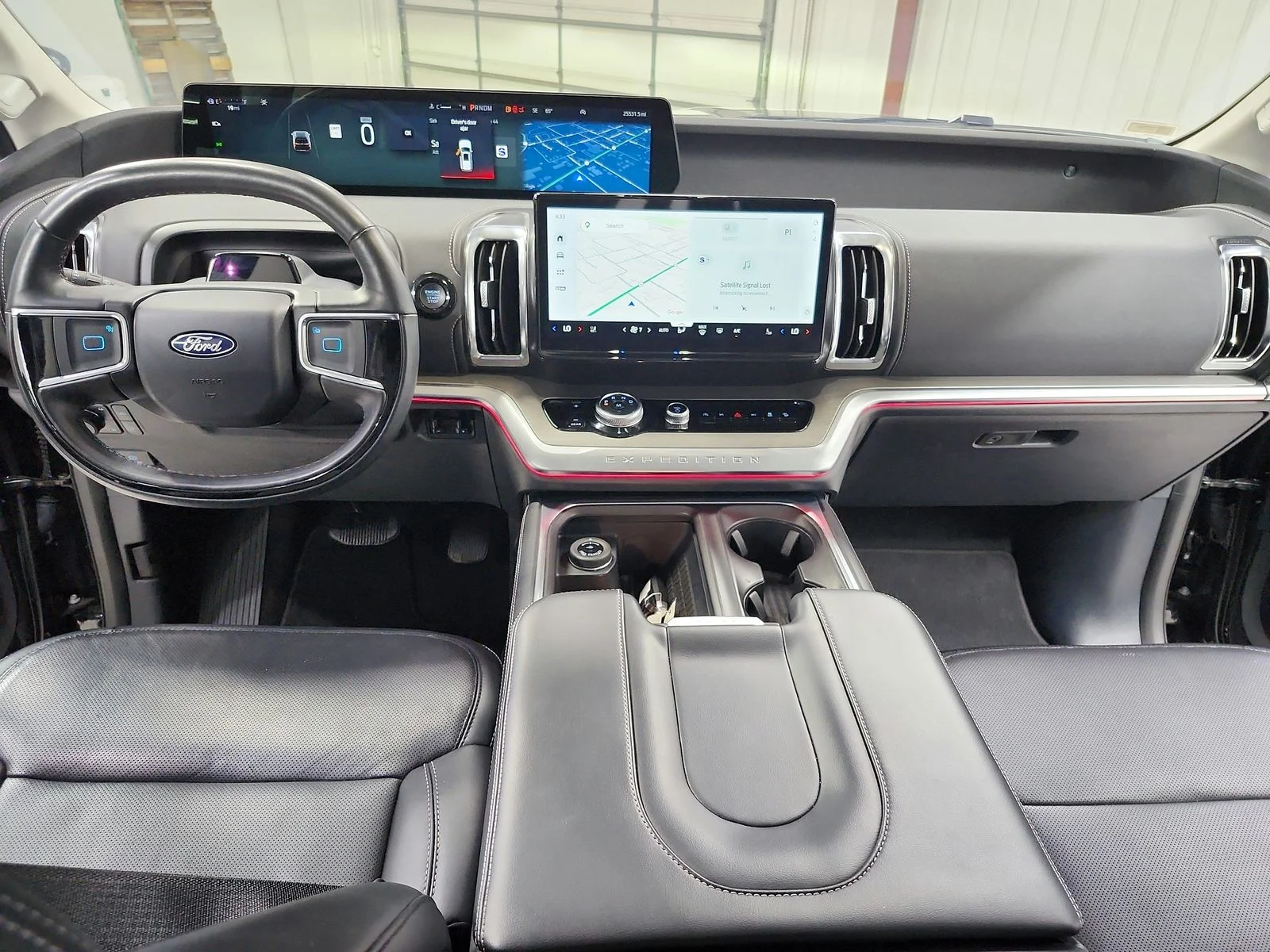 Used 2025 Agate Black Metallic Ford Platinum image 24