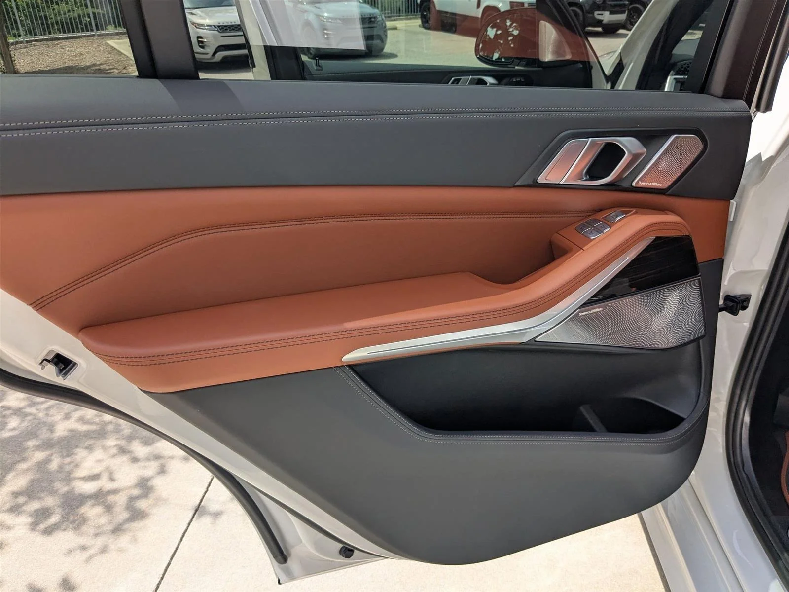 Used 2024 Mineral White Metallic BMW M60i image 25