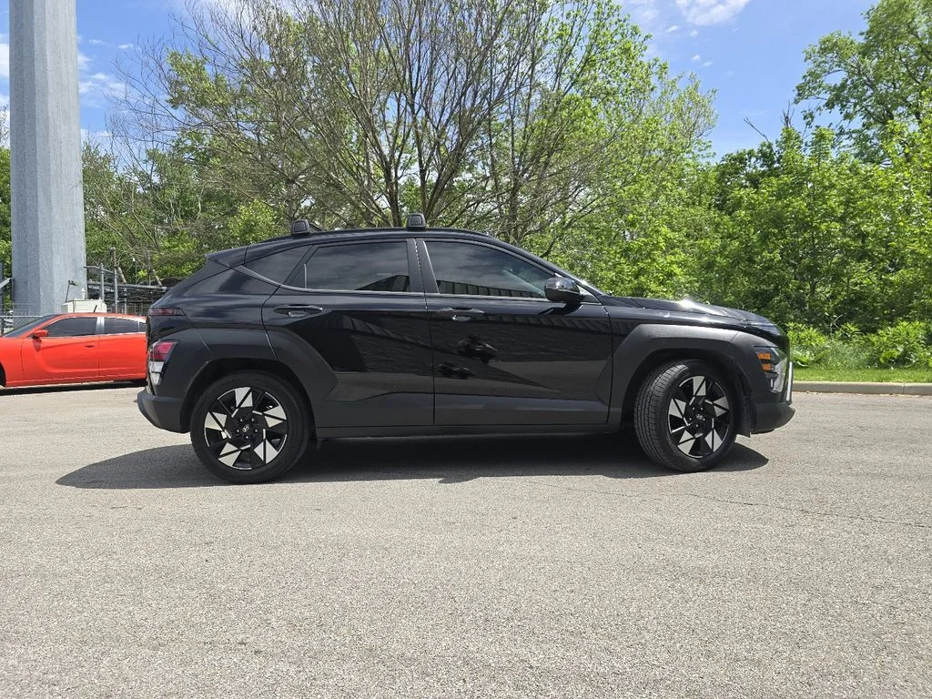 Used 2024 Black Hyundai SEL image 17