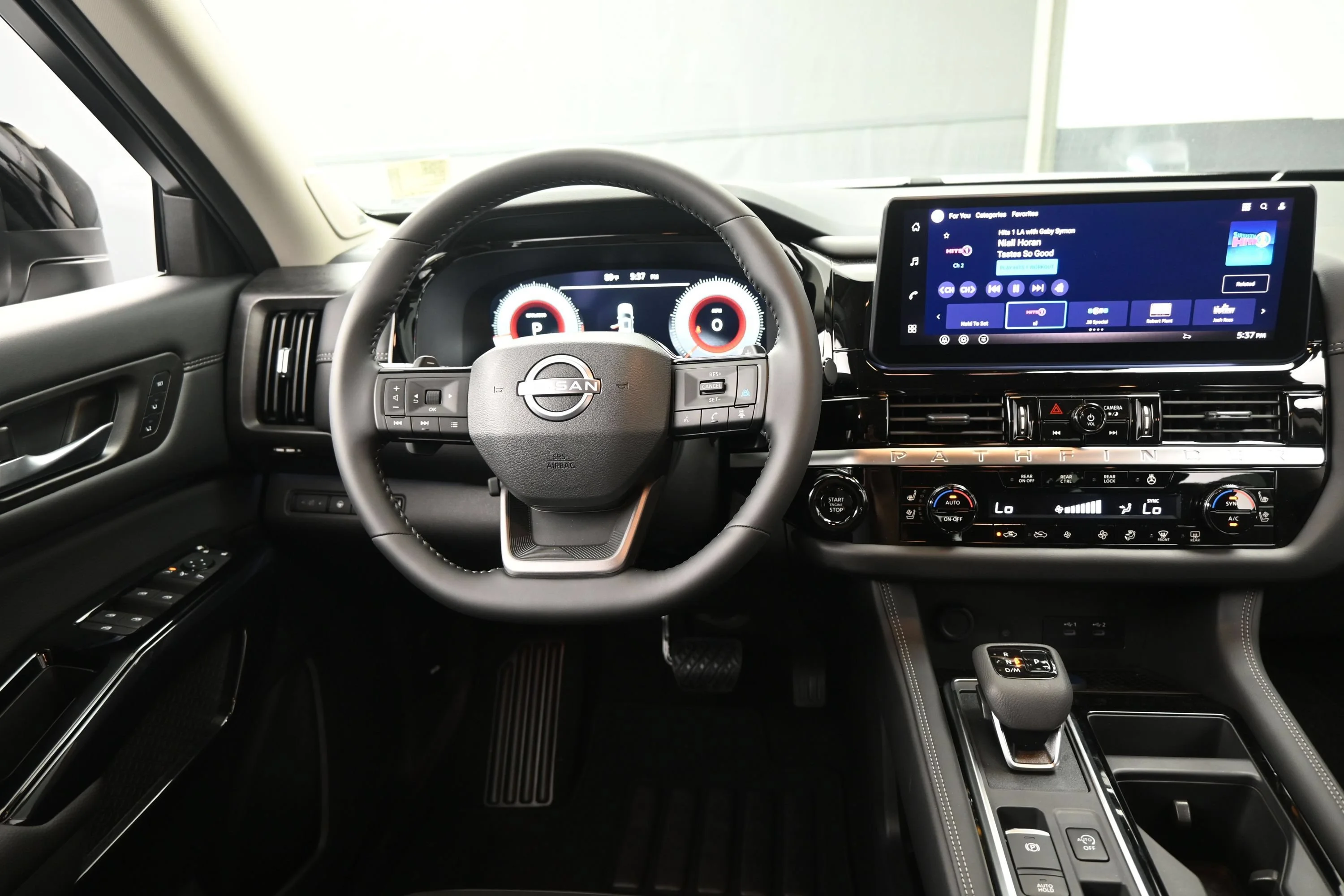 New 2026 Everest White Pearl TriCoat / Super Black Two-tone Nissan Platinum image 11