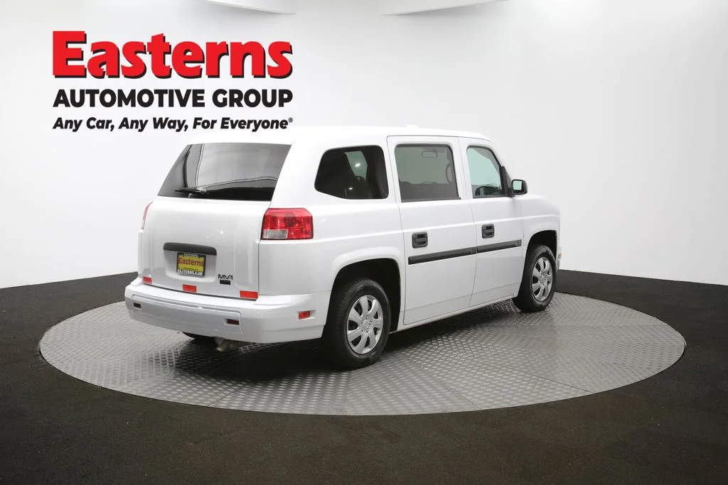 Used 2014 White VPG Taxi image 36