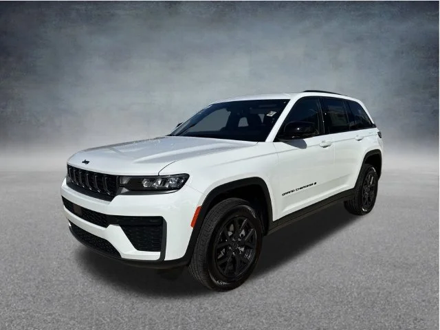 New 2027 Bright White Clear-Coat Paint Jeep Laredo Altitude image 7