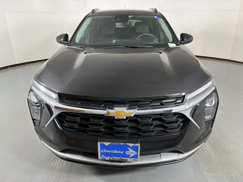 Used 2025 Black Chevrolet LT image 3