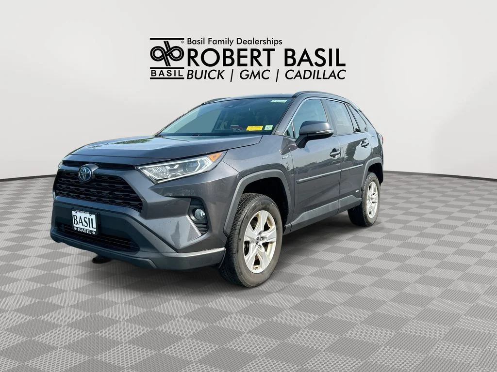 Used 2019 Gray Toyota XLE image 4