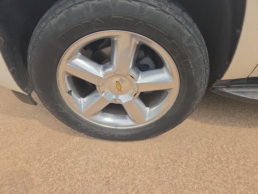 Used 2013 White Chevrolet LTZ image 10