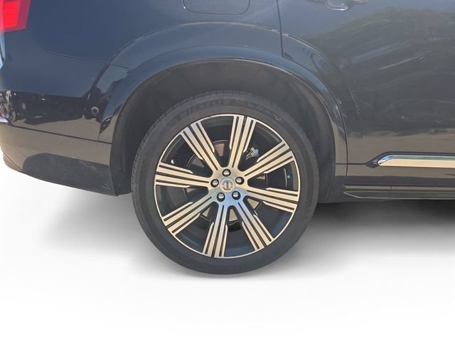 Used 2023 Onyx Black Metallic Volvo Plus Bright Theme image 15