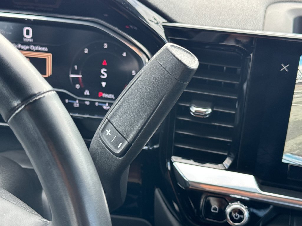 Used 2025 Summit White GMC SLT image 22