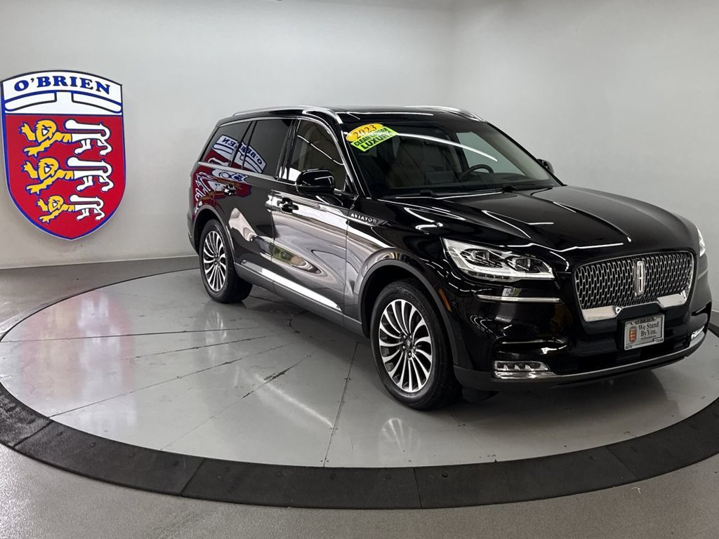 Used 2023 Black Metallic Lincoln Reserve image 1