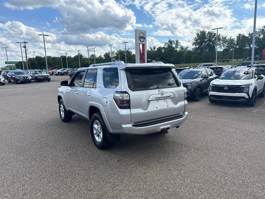 Used 2016 Silver Toyota SR5 image 7