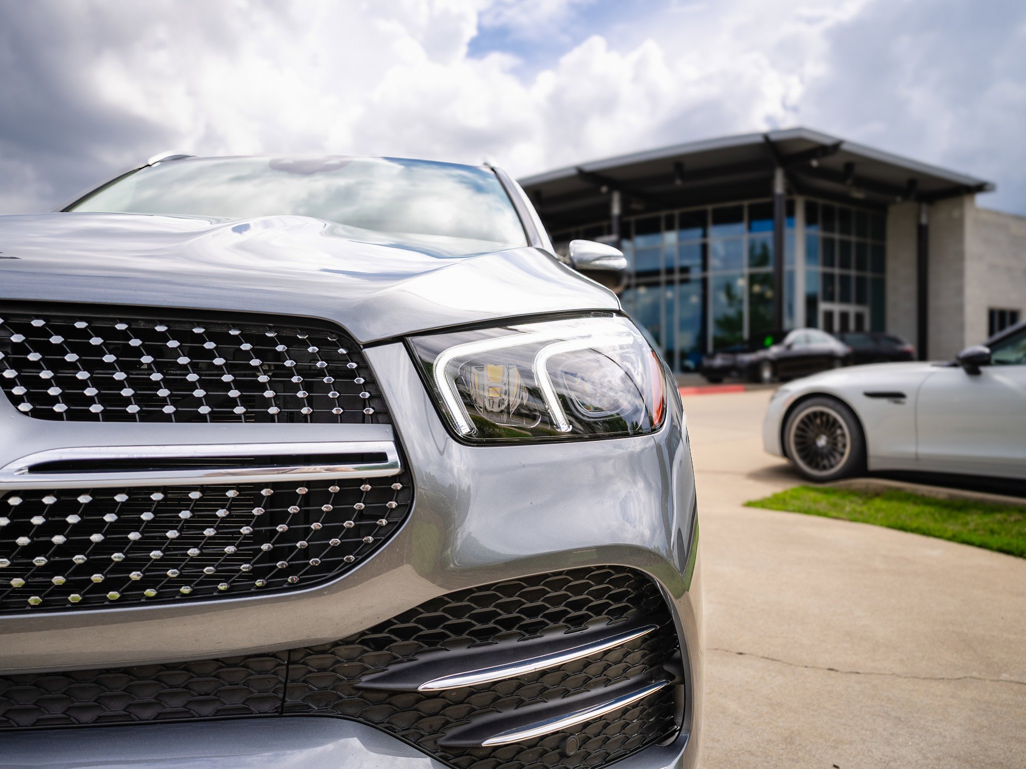 Used 2022 Gray Metallic Mercedes-Benz GLE 350 image 4