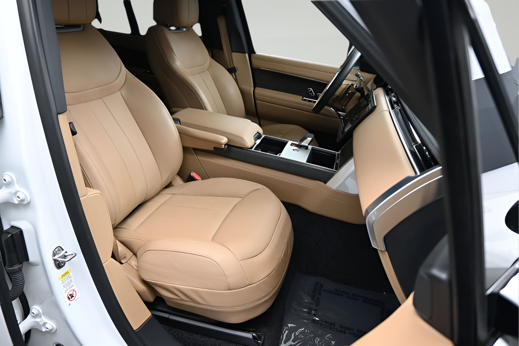 Certified Used 2025 White Land Rover SE image 9