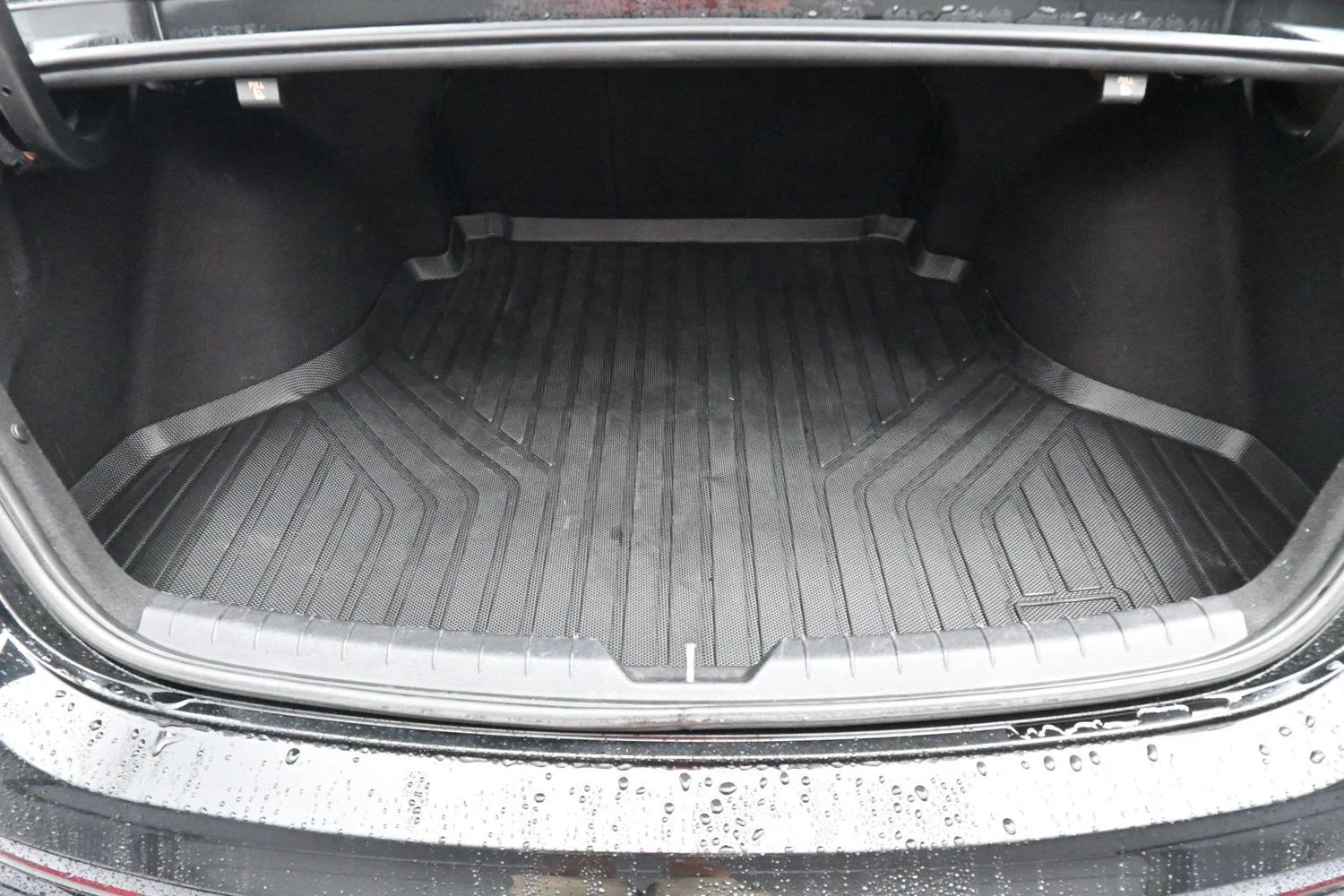 Used 2021 Ebony Black Kia LXS image 9