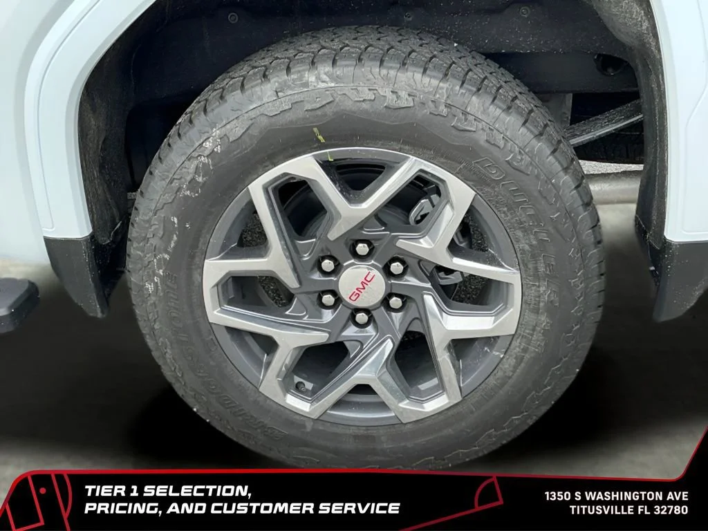 New 2026 Glacier White Tricoat GMC SLT image 27